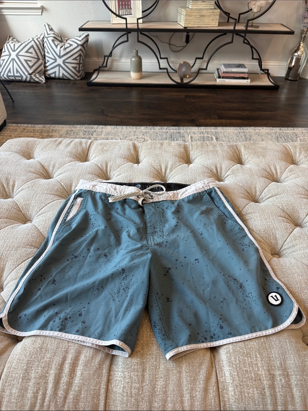 Vuori‎ 32 Men's Blue Drawstring Swim Shorts with White Trim